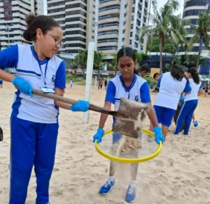 Projeto Praias Limpas promove 5º mutirão de limpeza na praia de Miami neste sábado (18)